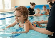 Kinderschwimmkurs-mit-Ines-Uebergang-leicht-gemacht
